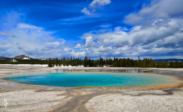 Saphire Pool v Yellowstone National Park