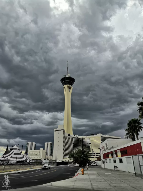 Hotel a věž Stratosphere v Las Vegas