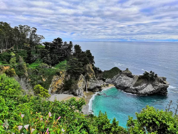 McWay Falls na Pacific Coast Highway