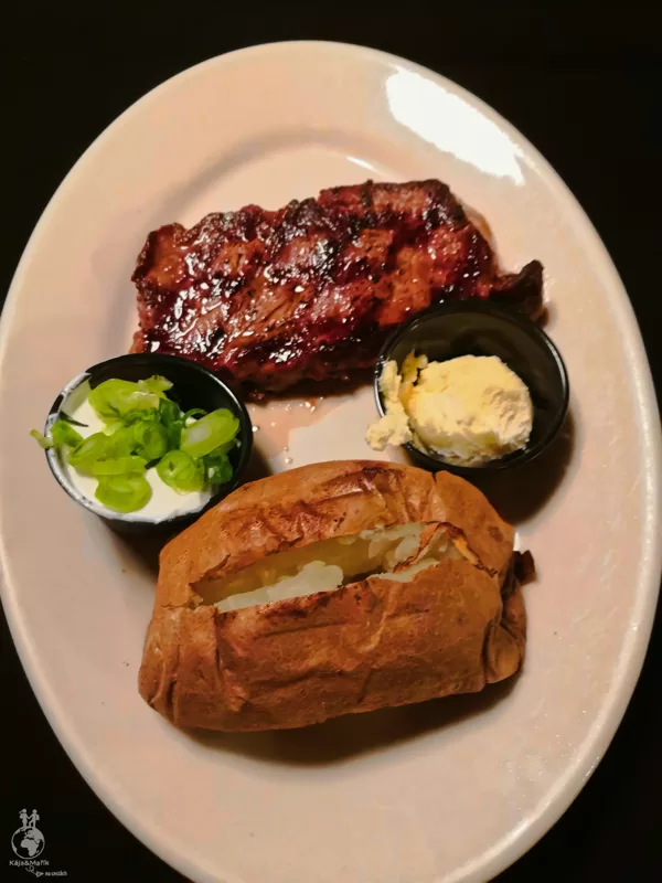 Večeře v Billingsley’s Restaurant, Los Angeles